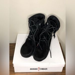 Women’s Minnetonka Moccasins